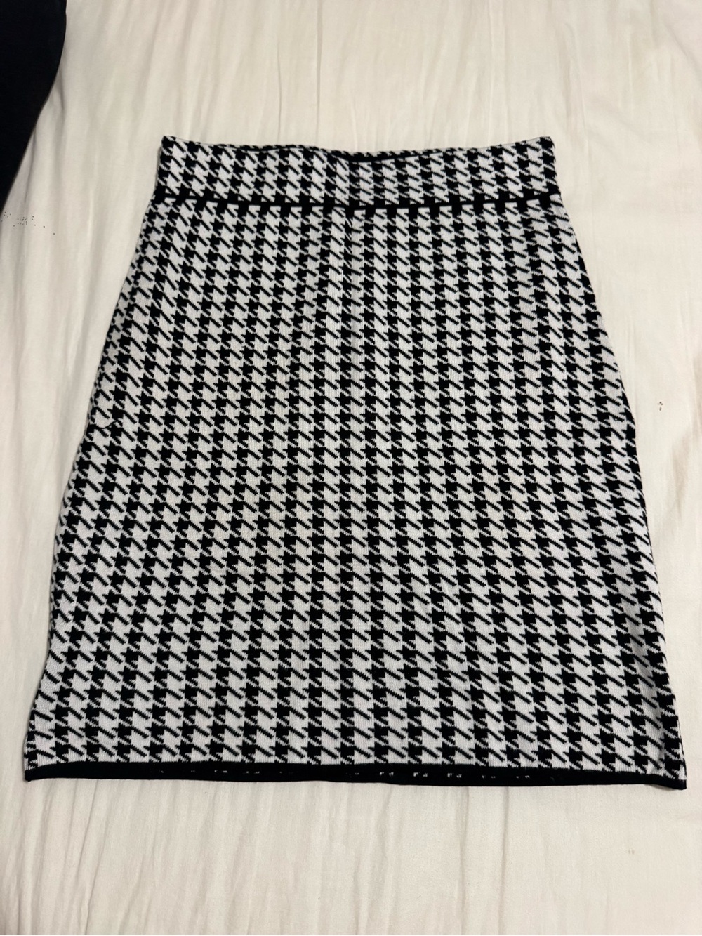 The Limited Black and White Houndstooth Pencil Skirt